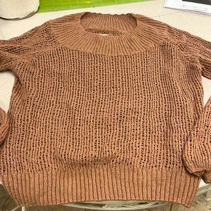 Billabong size large sweater. Excellent condition.